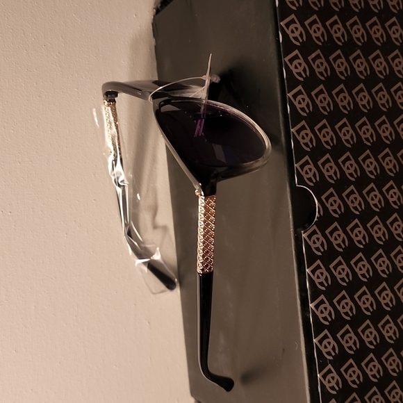 Designer sunglasses - Picture 7 of 9